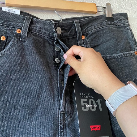 NWT Levi’s 501 Skinny Jeans Black Distressed - Picture 5 of 12